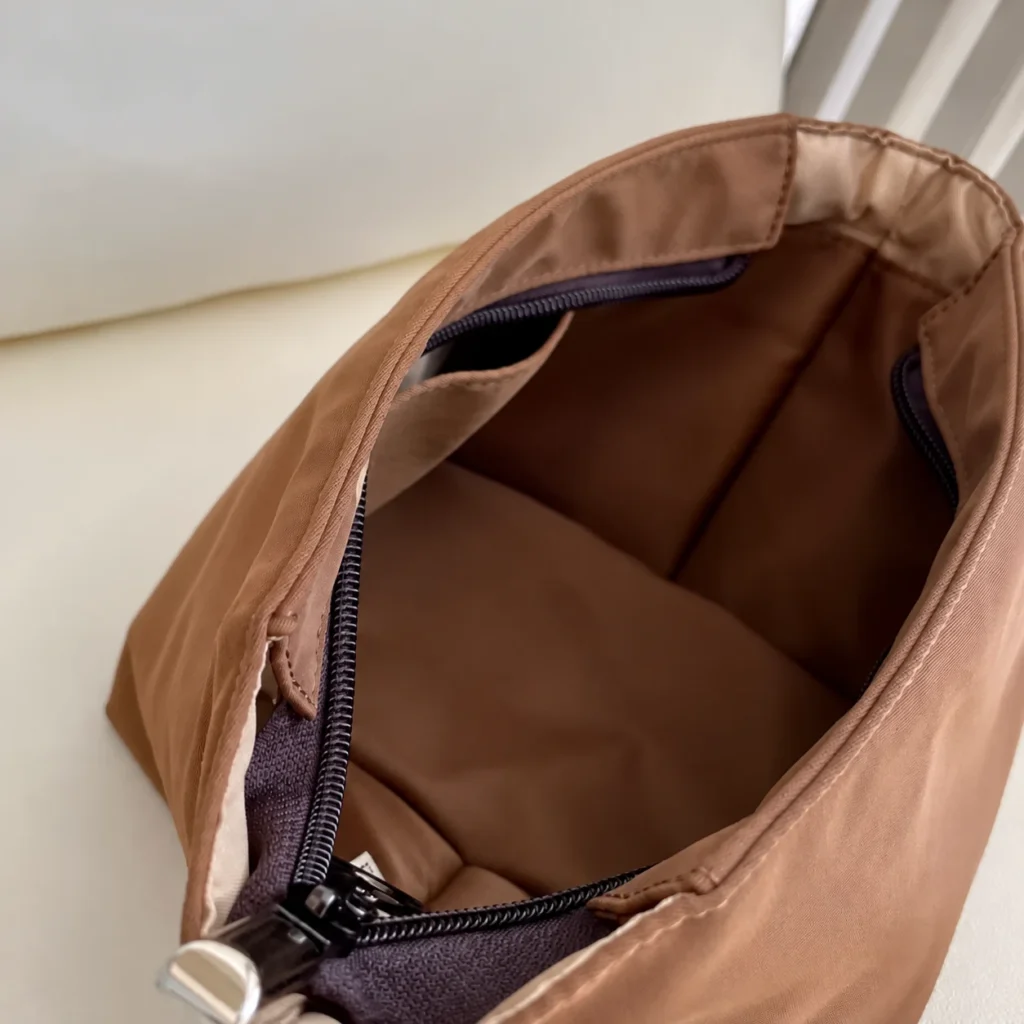 Zip-Top Bucket Bag Organizer — fabric, pockets and interior details